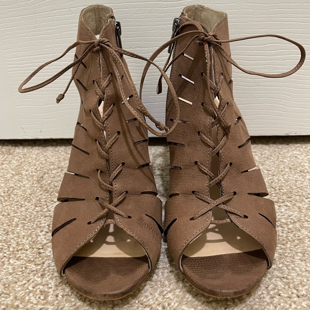 Vince Camuto Tan Heels Size 9